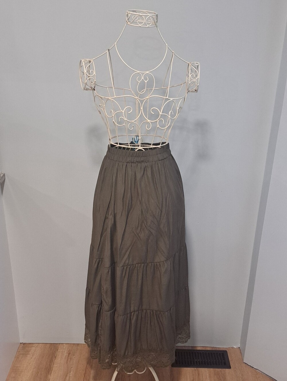 Olive Green Boho Cottagecore Witchy Maxi Length Fairycore Peasant Skirt Size 3X.